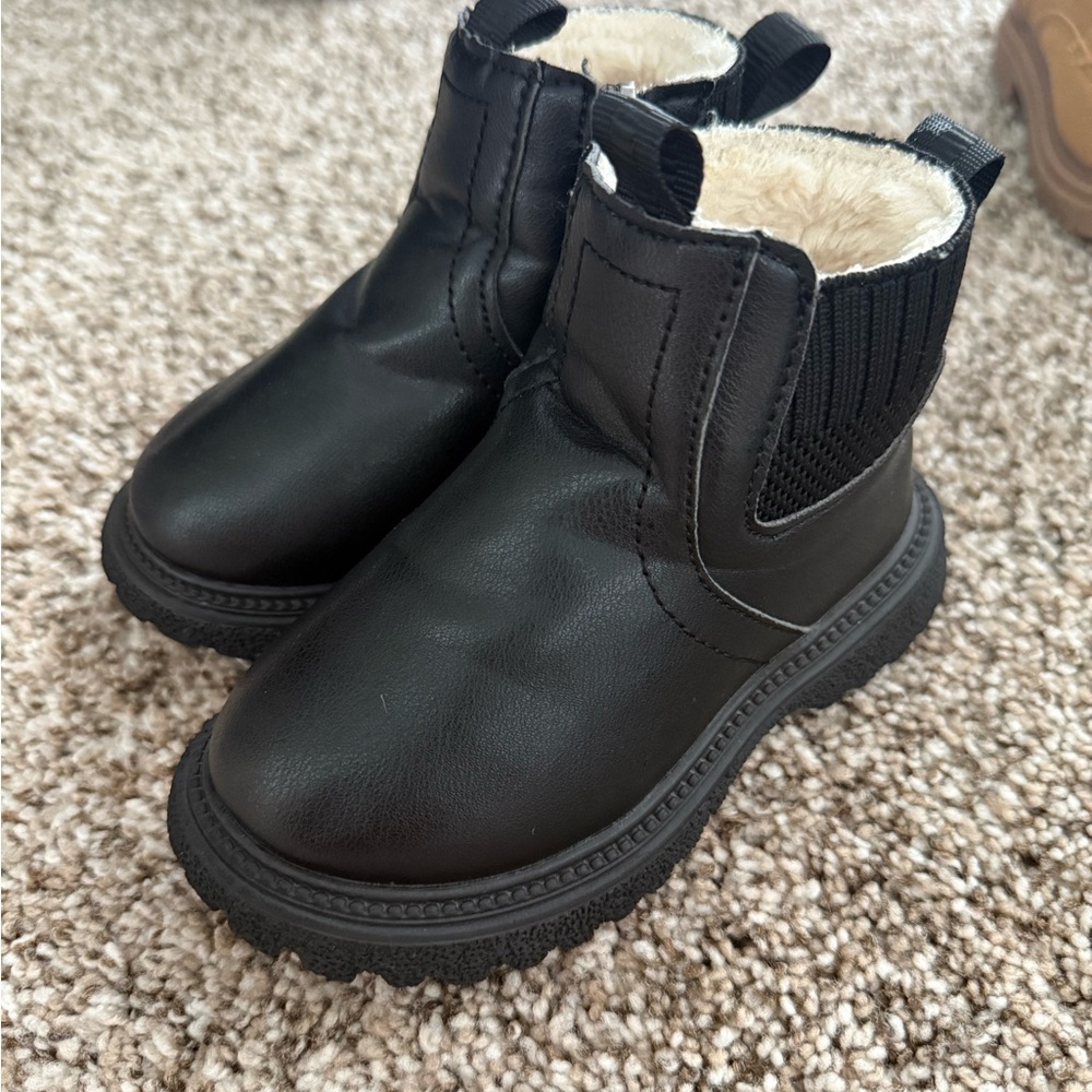 SHEIN Black Chelsea Boots with Elastic Panels